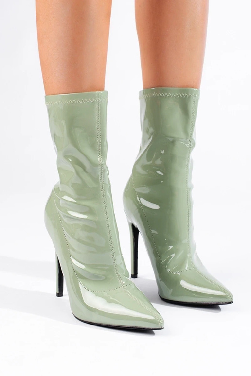 Naiste saapad kõrgel kontsal...