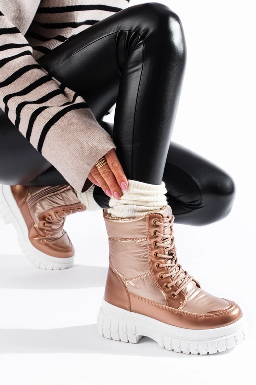 Kuldset värvi Pealiste lumesaapad... Kuldset värvi Pealiste lumesaapad...