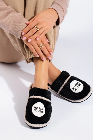 mustad plätud karusnahaga... 2