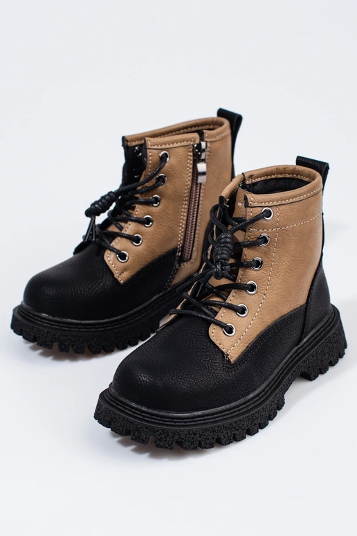 Kahevärvilised lumesaapad...