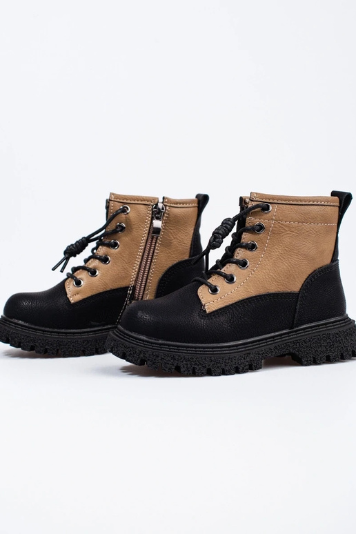 Kahevärvilised lumesaapad...