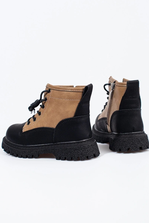 Kahevärvilised lumesaapad...