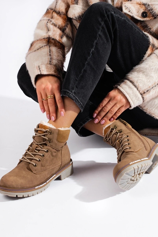 pruunid värvi naiste kingad