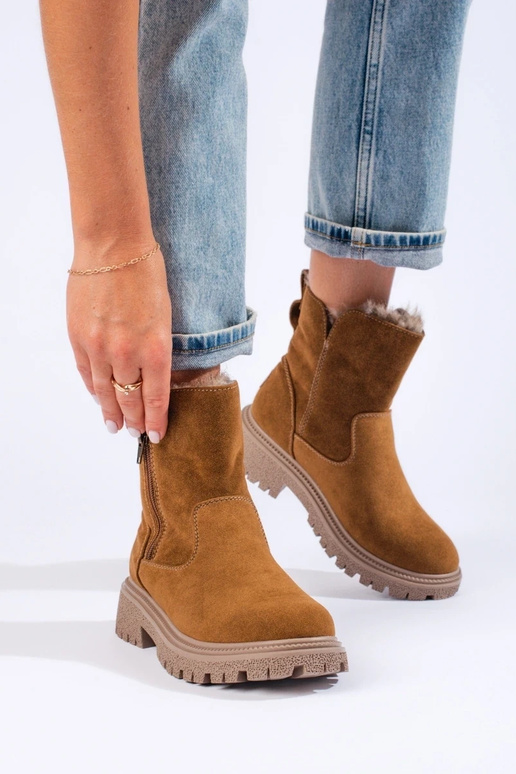 Pealiste poolsaapad isoleeritud...