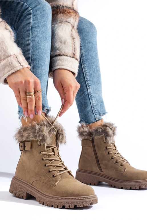 Pealiste omad kingad karusnahaga...