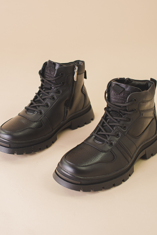 meeste isoleeritud karusnahaga kingad...