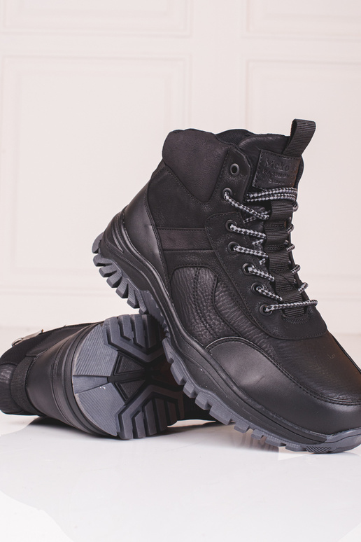 Meeste kingad karvaga, must