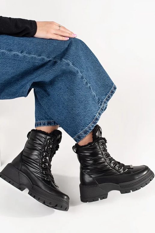 Musta platvormiga naiste lumelauasaapad Musta platvormiga naiste lumelauasaapad