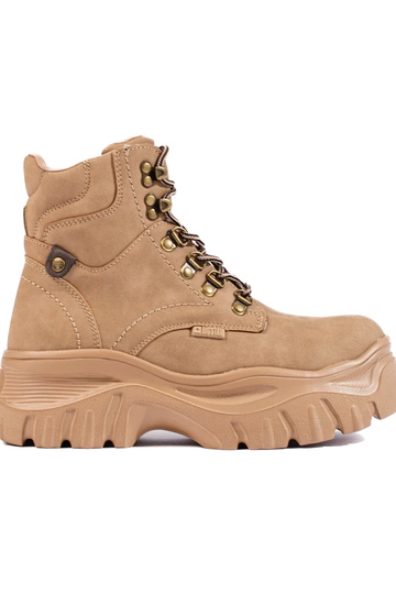 saapad naiste omad...