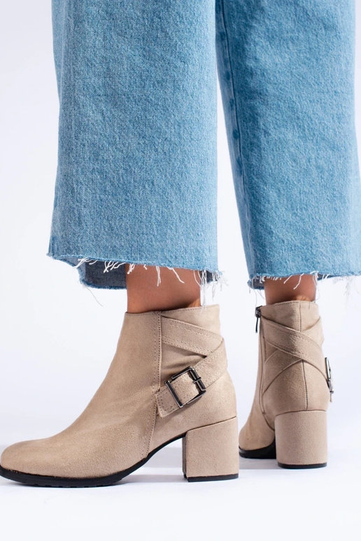 seemisnakhsed poolsaapad naiste omad... seemisnakhsed poolsaapad naiste omad...