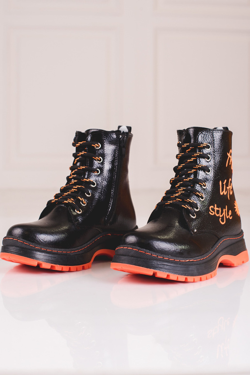 Pealiste poolsaapad tütrükkimineulik...