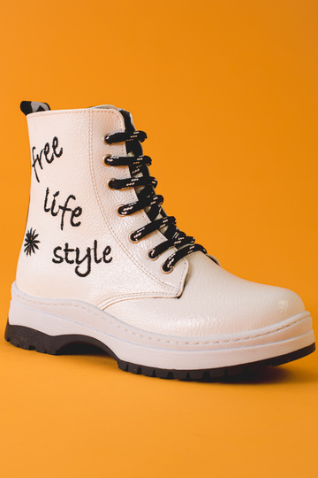 valget värvi lumesaapad... 2