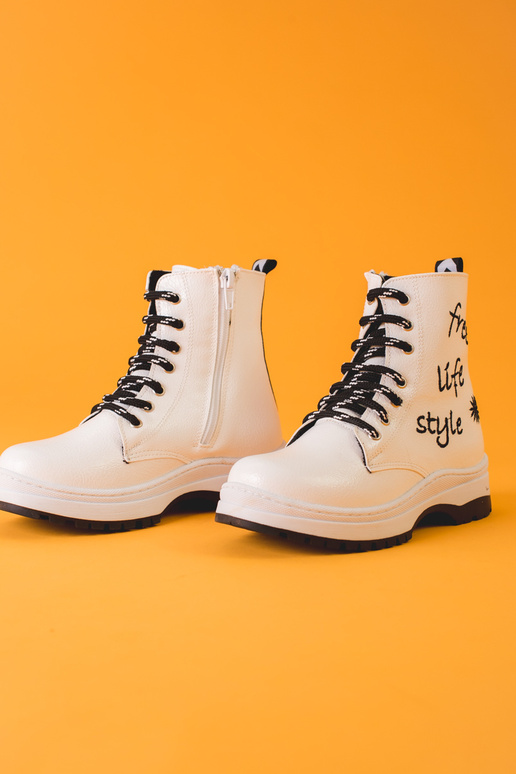 valget värvi lumesaapad...