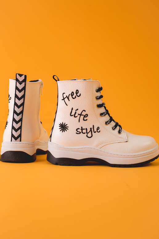 valget värvi lumesaapad...