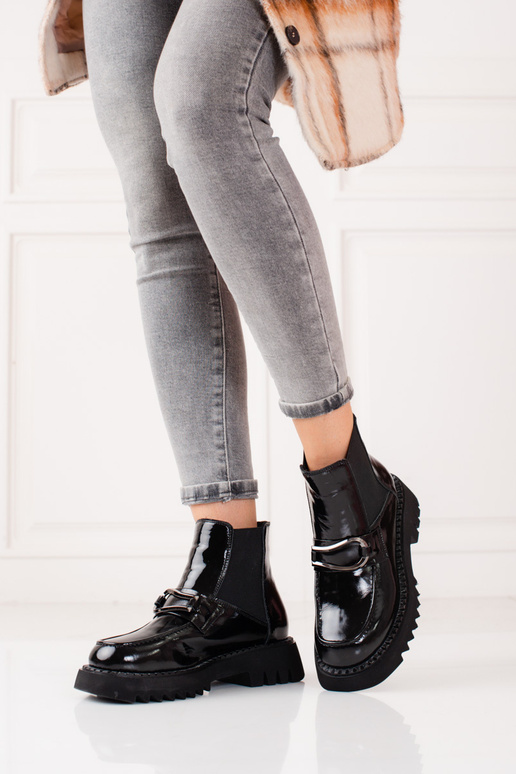 Pealhk lakitud naiste saapad...