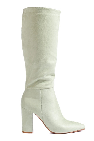 Pealiste pika säärega...