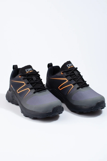 Spordistiilis meeste kingad... 2