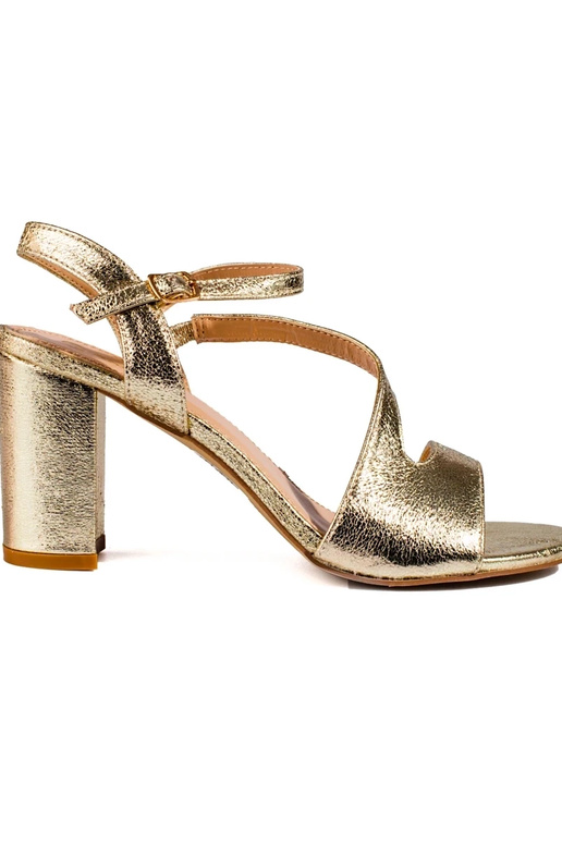 elegantse stiiliga kõrge kontsaga...