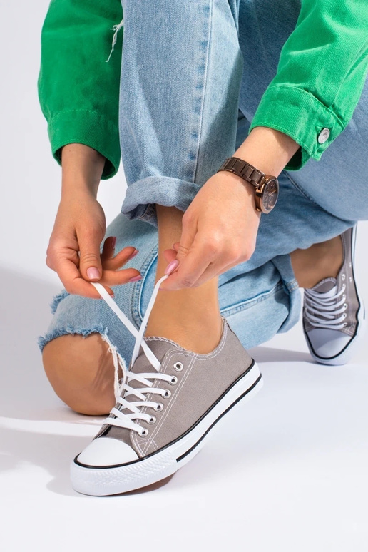 Klassikalise mudeli halli värvi...