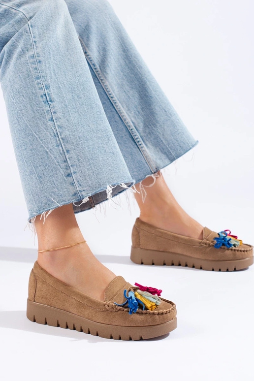 seemisnakhsed pruunid värvi... seemisnakhsed pruunid värvi...