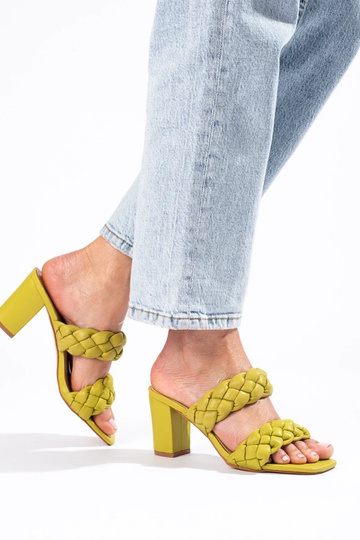 Rohelist värvi punutud... 2