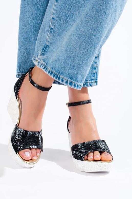 sandaalid   must-valge värv Shelovet sandaalid   must-valge värv Shelovet