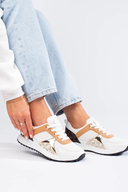 Sportliku stiiliga naiste kingade... Sportliku stiiliga naiste kingade...