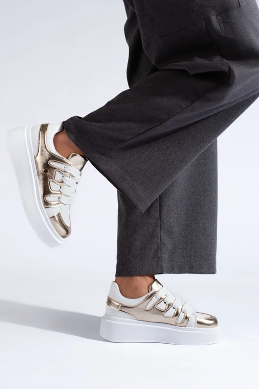 Sneakers tüüpi jalanõud kõrge... Sneakers tüüpi jalanõud kõrge...