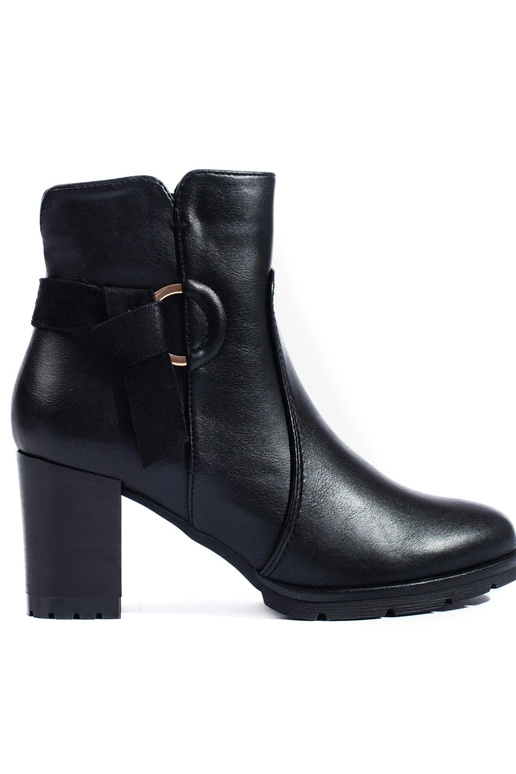 Mugavad kõrgkontsalised mustad kingad