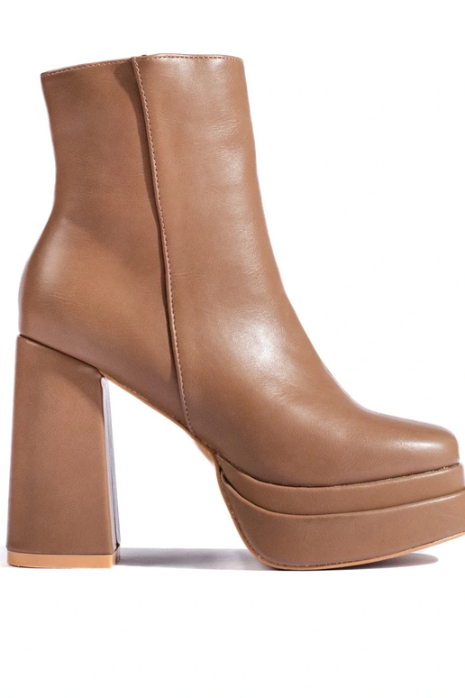 beeži värvi lumesaapad kõrgetel...