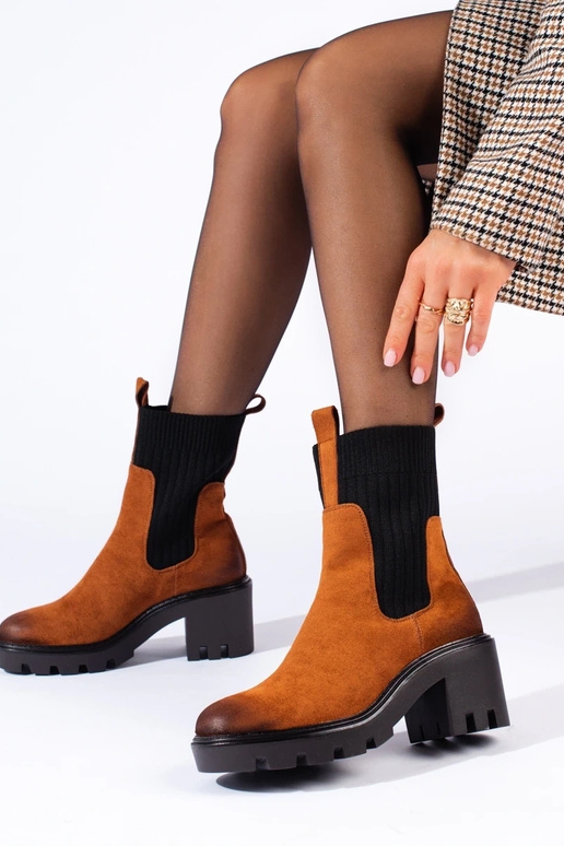 pruunid värvi libisemine lumesaapad...