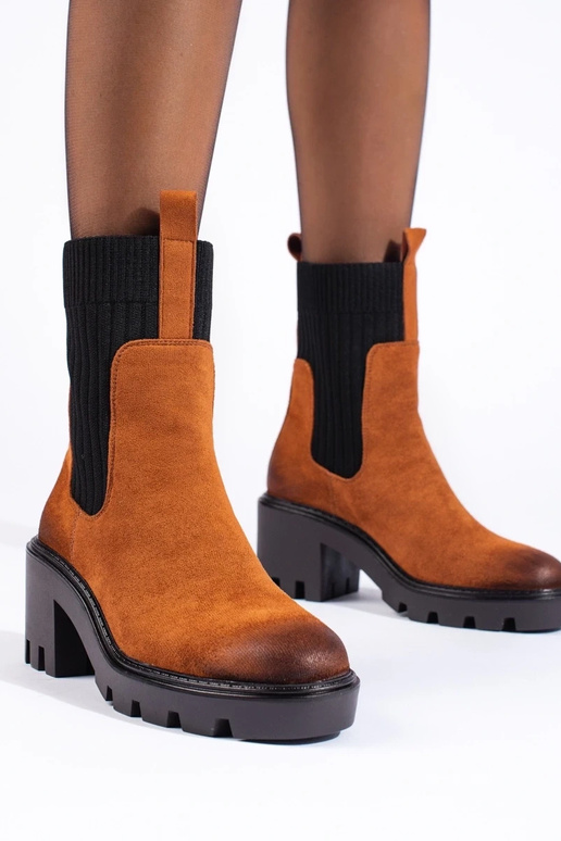 pruunid värvi libisemine lumesaapad...