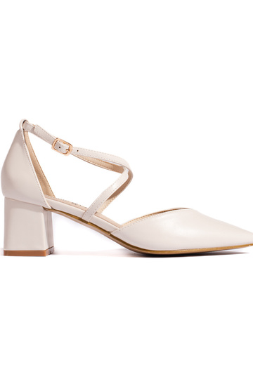 Elevandiluu värvi kingad