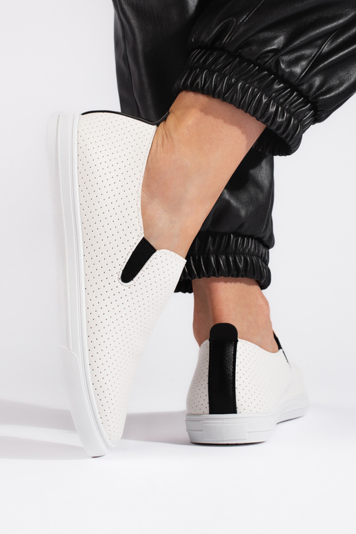 kingad slip on valge värv-Mustad kingad slip on valge värv-Mustad