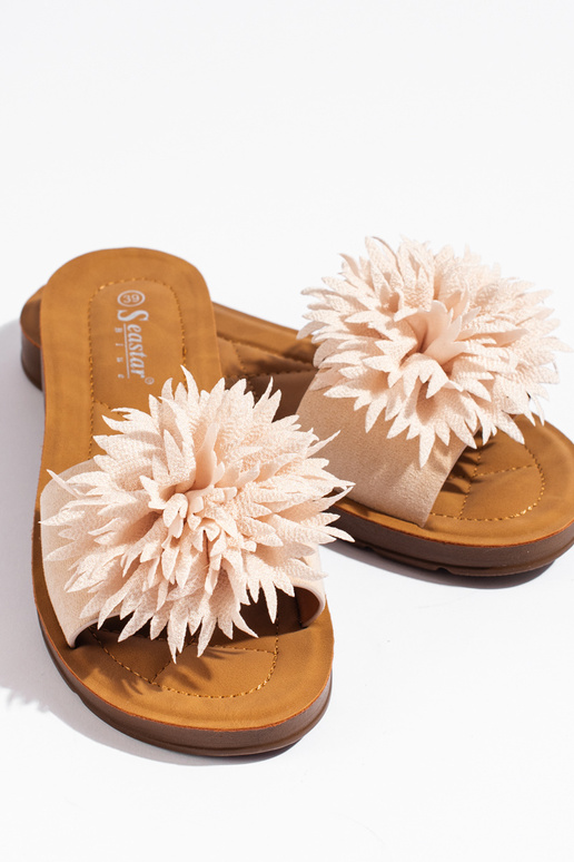 Beežid naiste lillega plätud