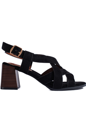 mustad seemisnahast kõrged...