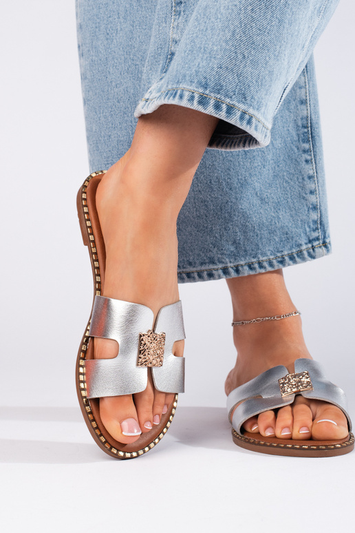 Hõbedat värvi  plätud Hõbedat värvi  plätud