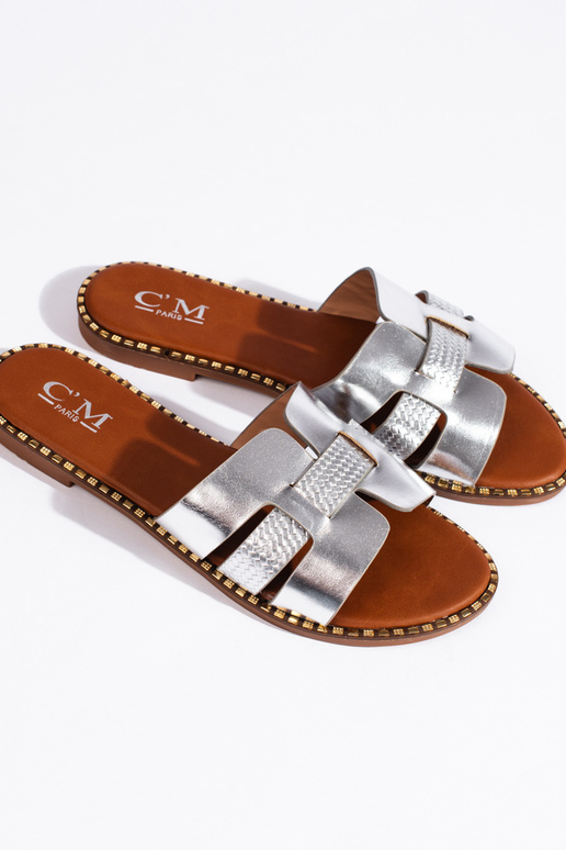 Hõbedat värvi  plätud