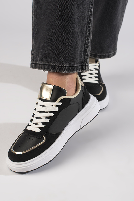 Moekad vabaajajalatsid Mustad