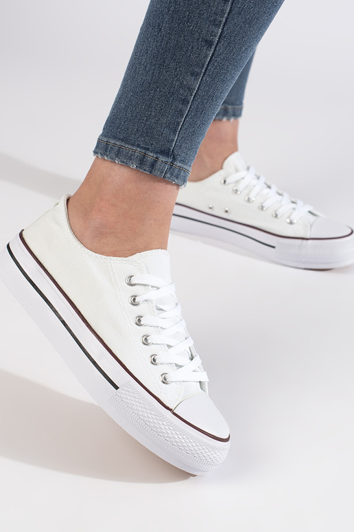 Valged klassikalise mudeli naiste...