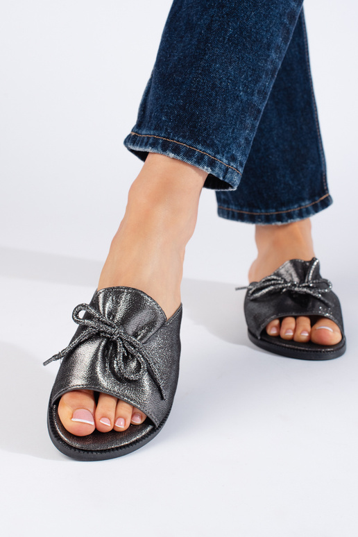 Hõbedat värvi  plätud