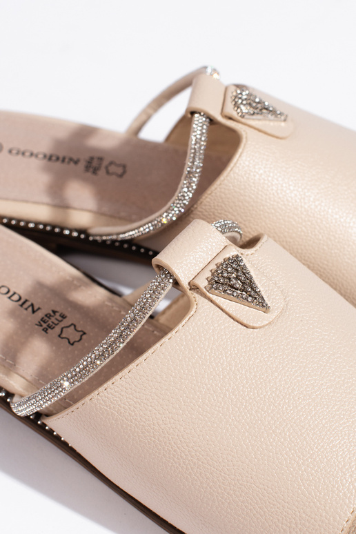 beeži värvi plätud