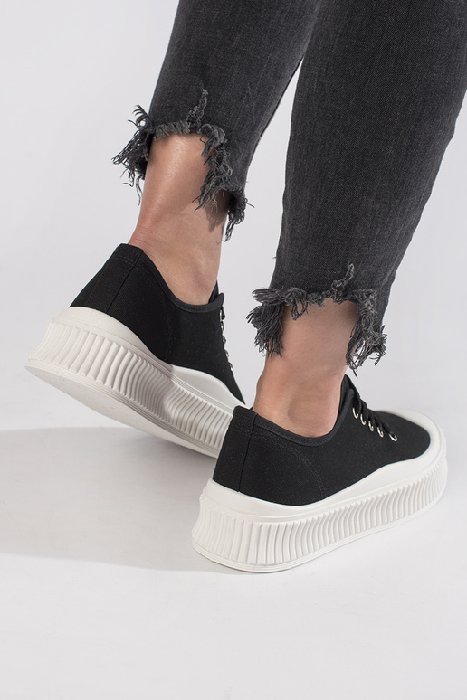 Must värvi naiste kingad paeltega ja...