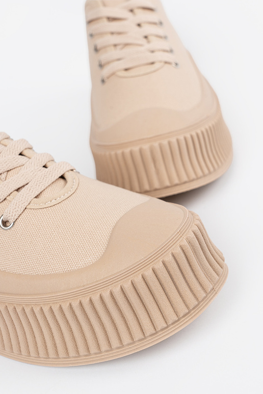 Küpsisevärvi naiste kingad paeltega...