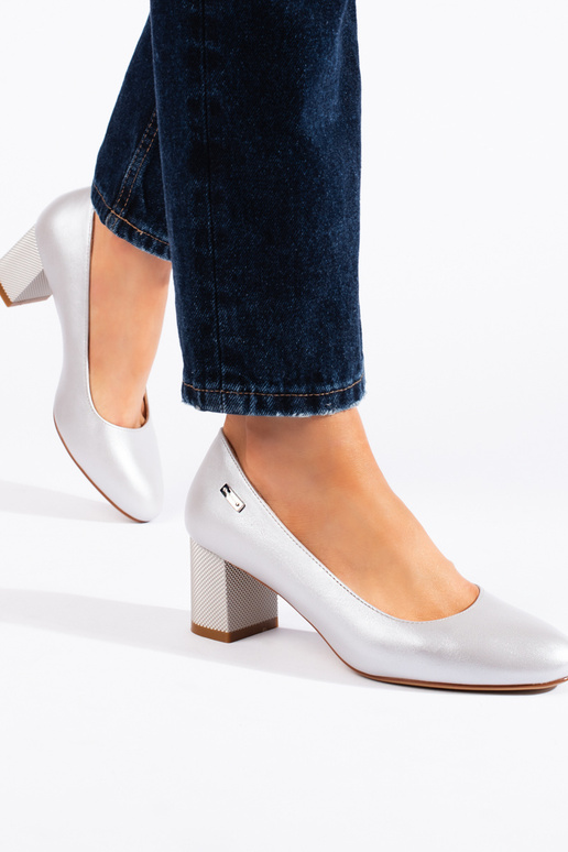 Hõbedat värvi poolsaapad kõrge...