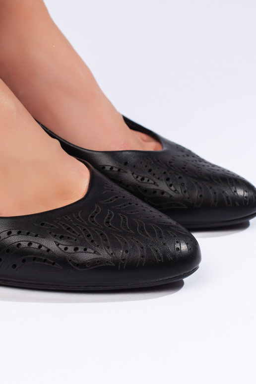 Mustad poolsaapad kõrge kontsaga...