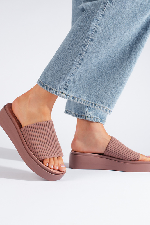 tumeroosad värvi plätud tumeroosad värvi plätud