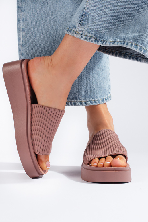 tumeroosad värvi plätud tumeroosad värvi plätud