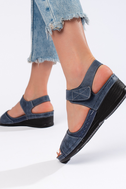 Sinist värvi kingad