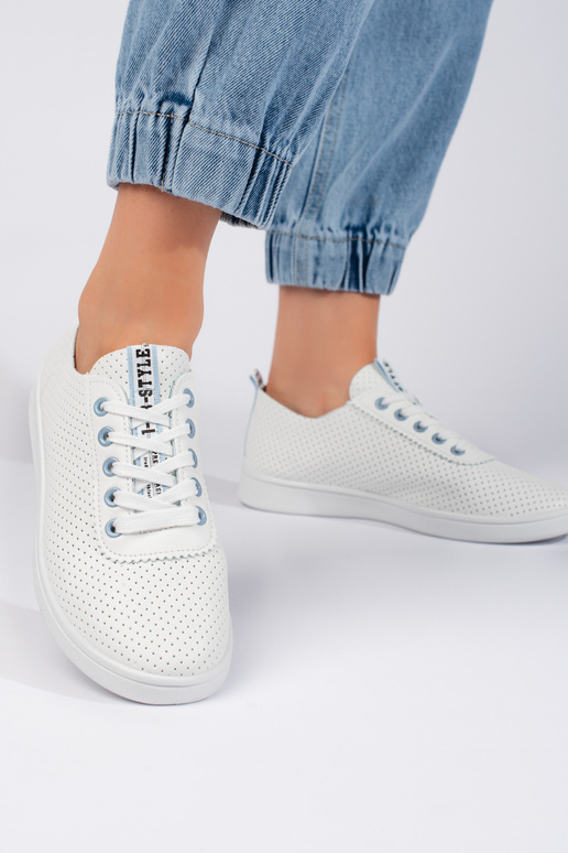 valget värvi   kingad valget värvi   kingad